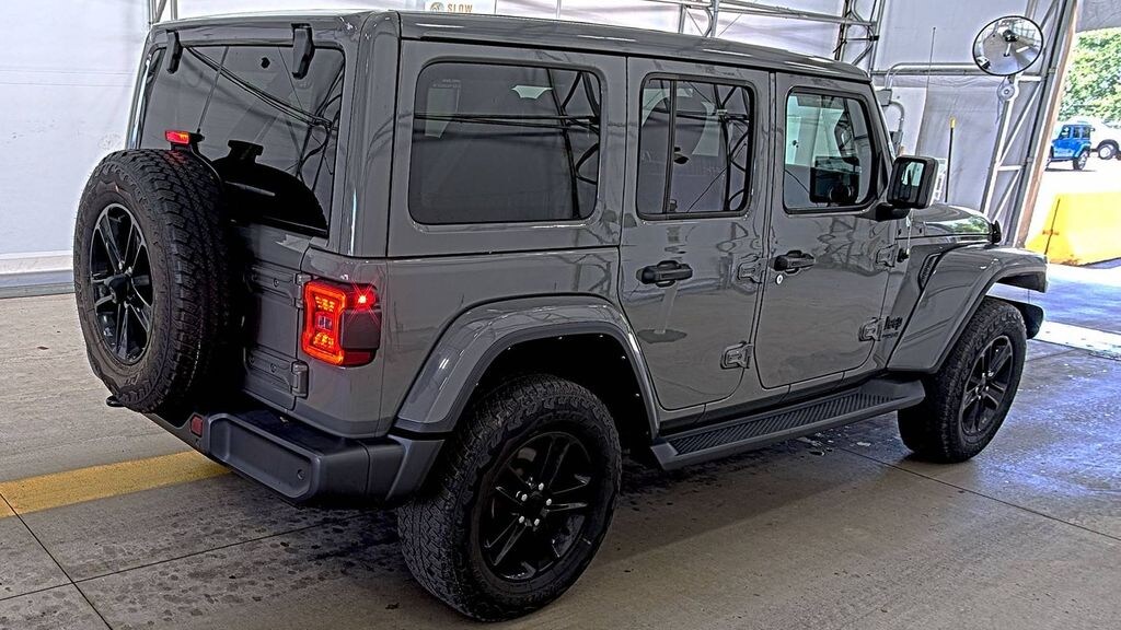 Used 2022 Jeep Wrangler Unlimited Sahara Altitude SUV
