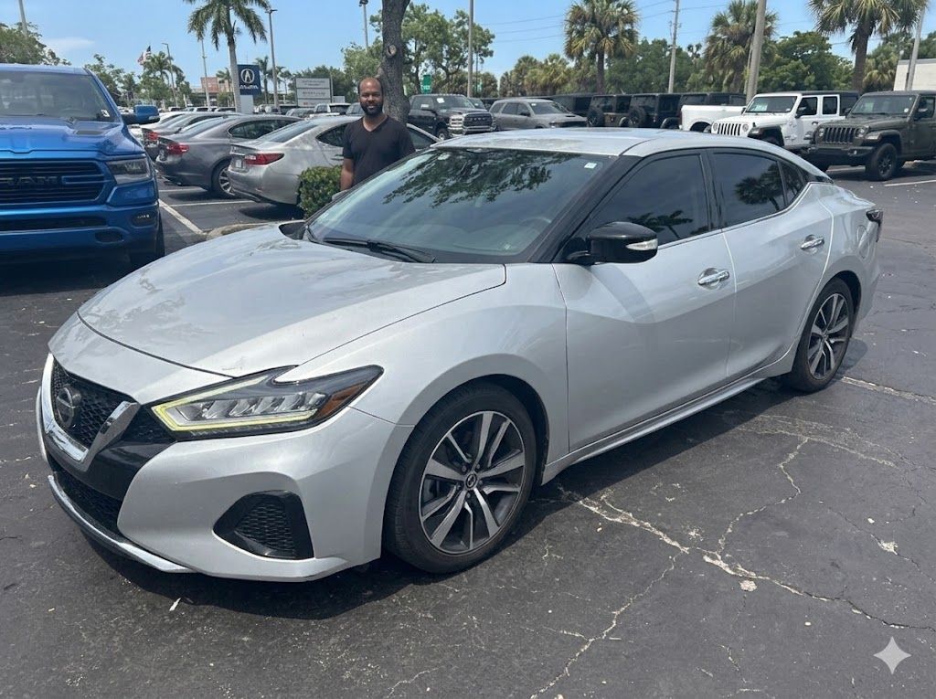 2020 Nissan Maxima SV's photo