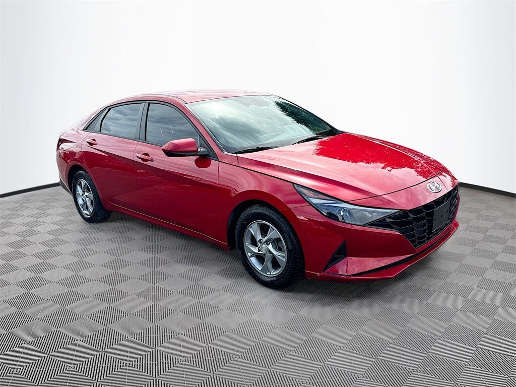Used 2023 Hyundai Elantra SE Sedan