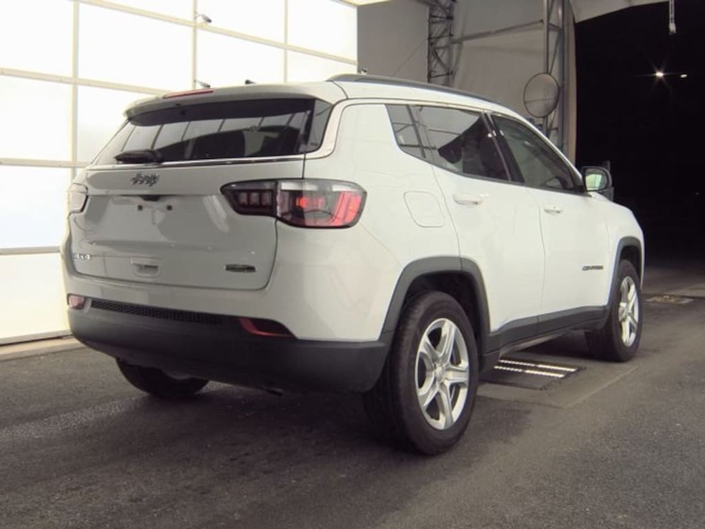 Used 2024 Jeep Compass Latitude SUV