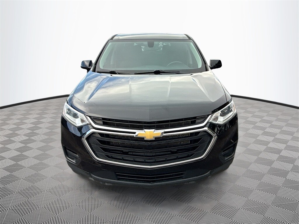 2020 Chevrolet Traverse LS photo 2