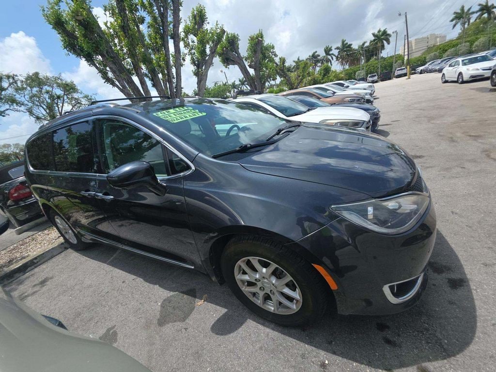 Used 2020 Chrysler Pacifica Touring L Minivan/Van