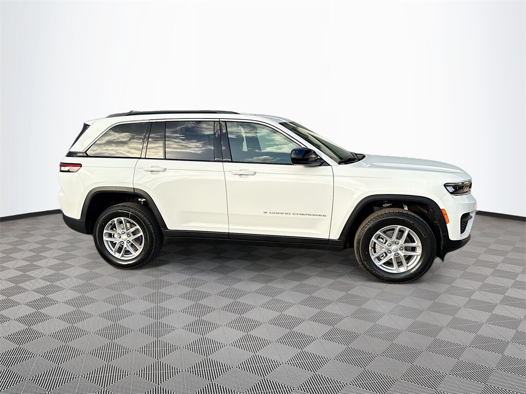New 2026 Jeep Grand Cherokee LAREDO 4X2 Sport Utility