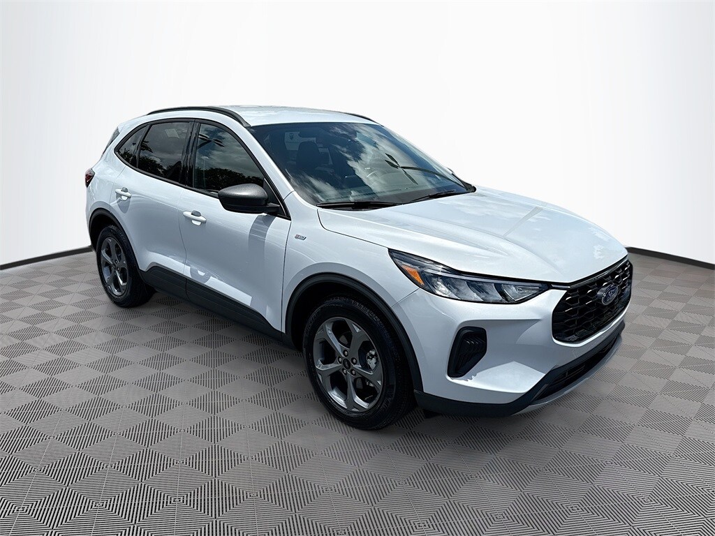 2025 Ford Escape ST-Line photo 3