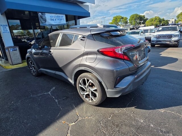 2018 Toyota C-HR XLE photo 4