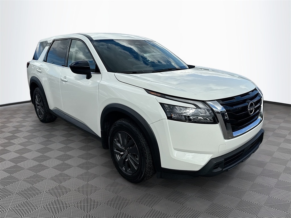 Used 2024 Nissan Pathfinder S SUV