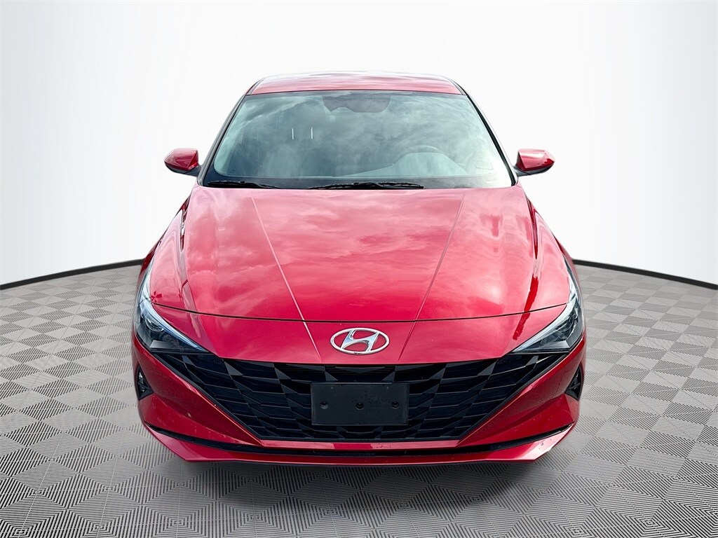 Used 2023 Hyundai Elantra SE Sedan