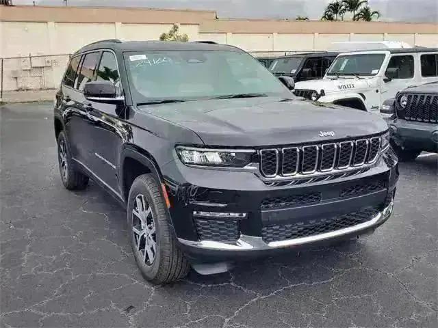 2024 Jeep Grand Cherokee Limited photo 3