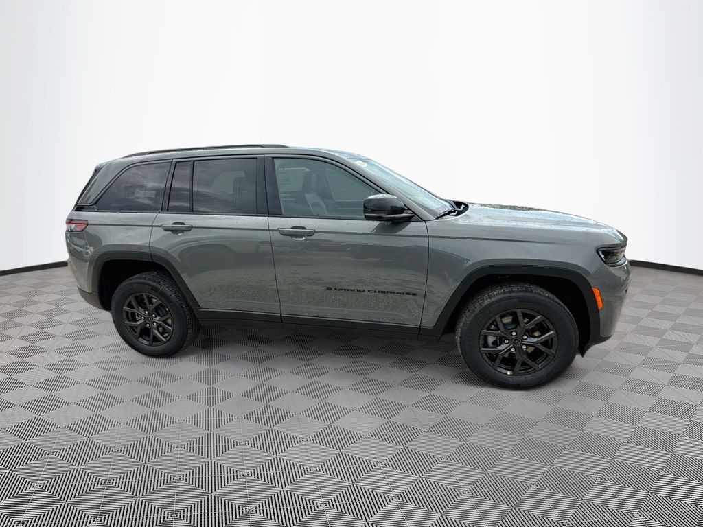 New 2027 Jeep Grand Cherokee Laredo Altitude Sport Utility