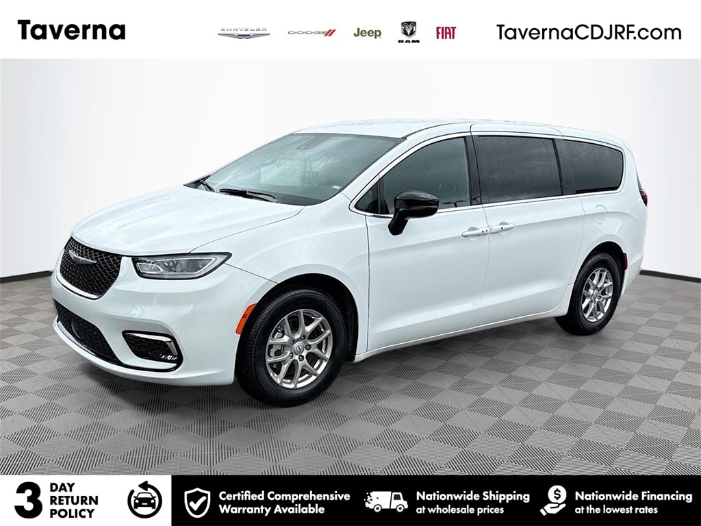 Used 2026 Chrysler Pacifica Select Minivan/Van