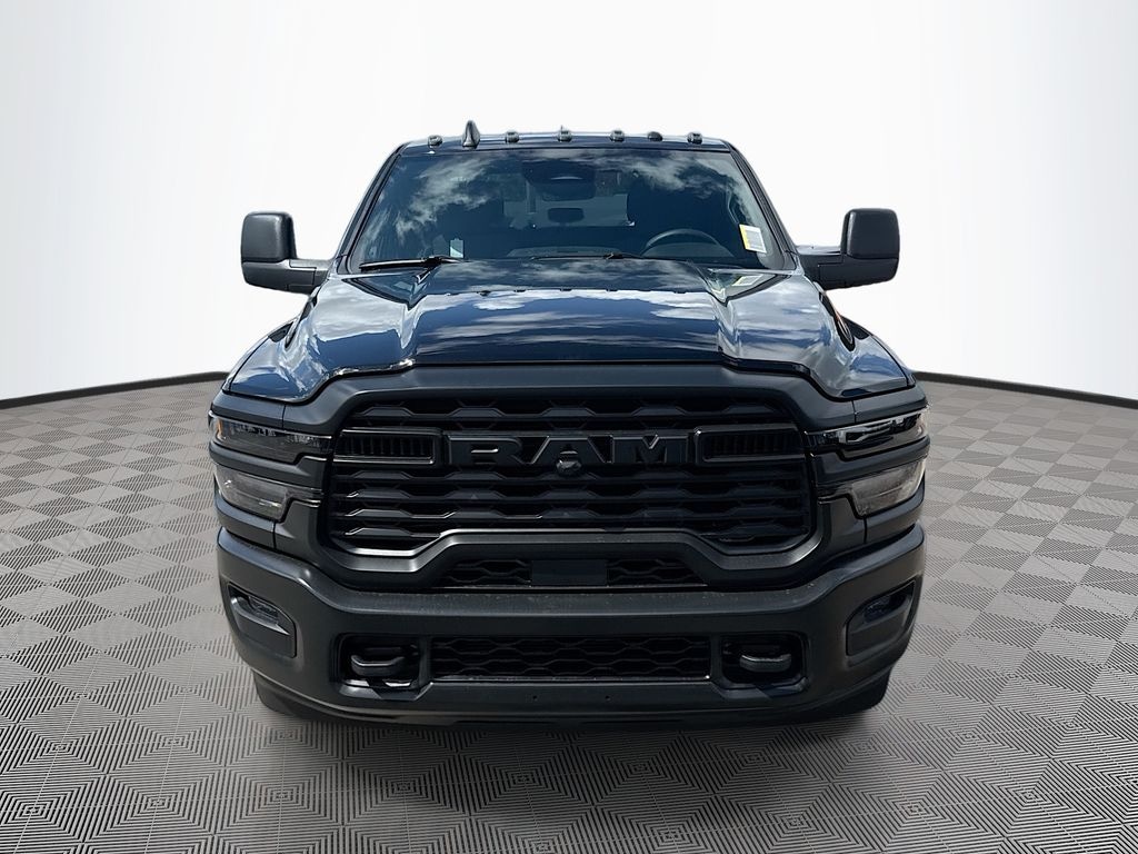 New 2026 Ram 3500 Chassis Cab TRADESMAN CREW 4X4 60' CA Pickup