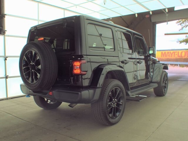 2022 Jeep Wrangler Unlimited Sahara 4xe photo 2