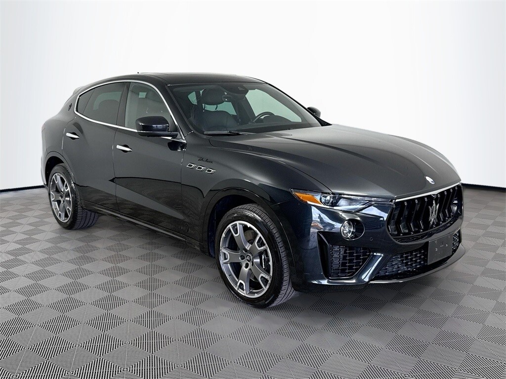 2023 Maserati Levante Modena S photo 3