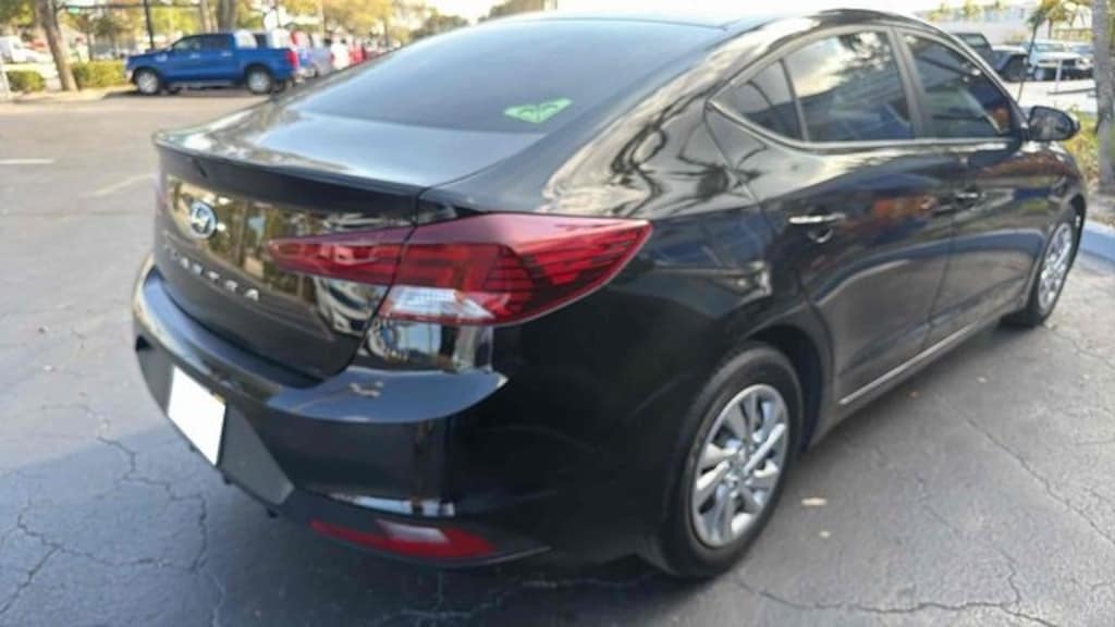Used 2019 Hyundai Elantra SE Sedan