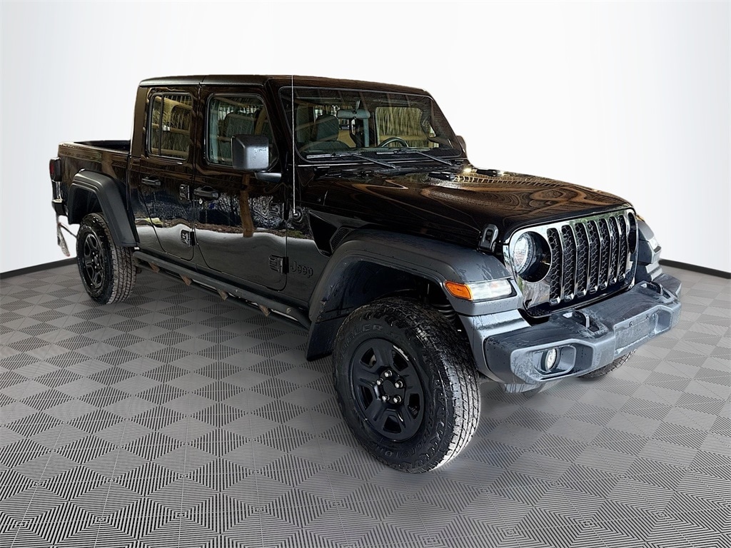 Used 2022 Jeep Gladiator Sport Truck