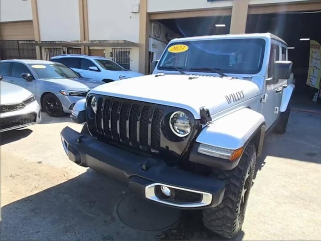 Used 2023 Jeep Gladiator Willys Truck
