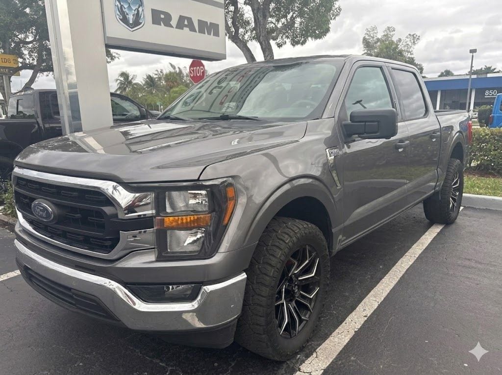 2023 Ford F-150 XLT SuperCrew 5-1/2 Box's photo