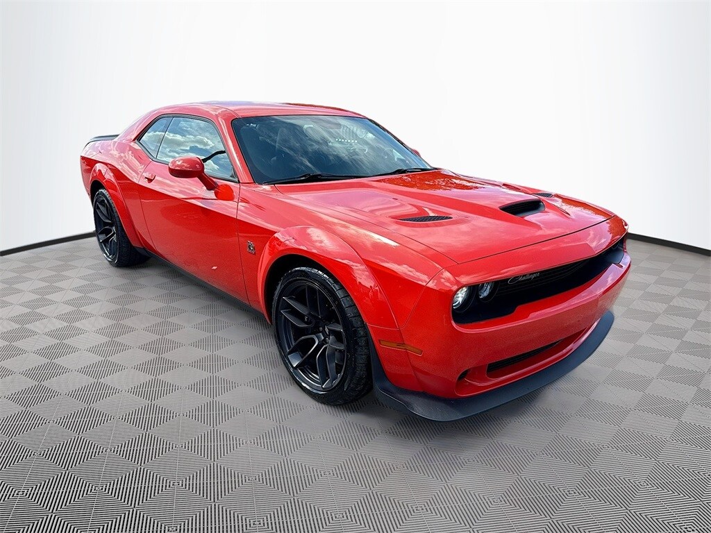 2022 Dodge Challenger R/T Scat Pack Widebody photo 3