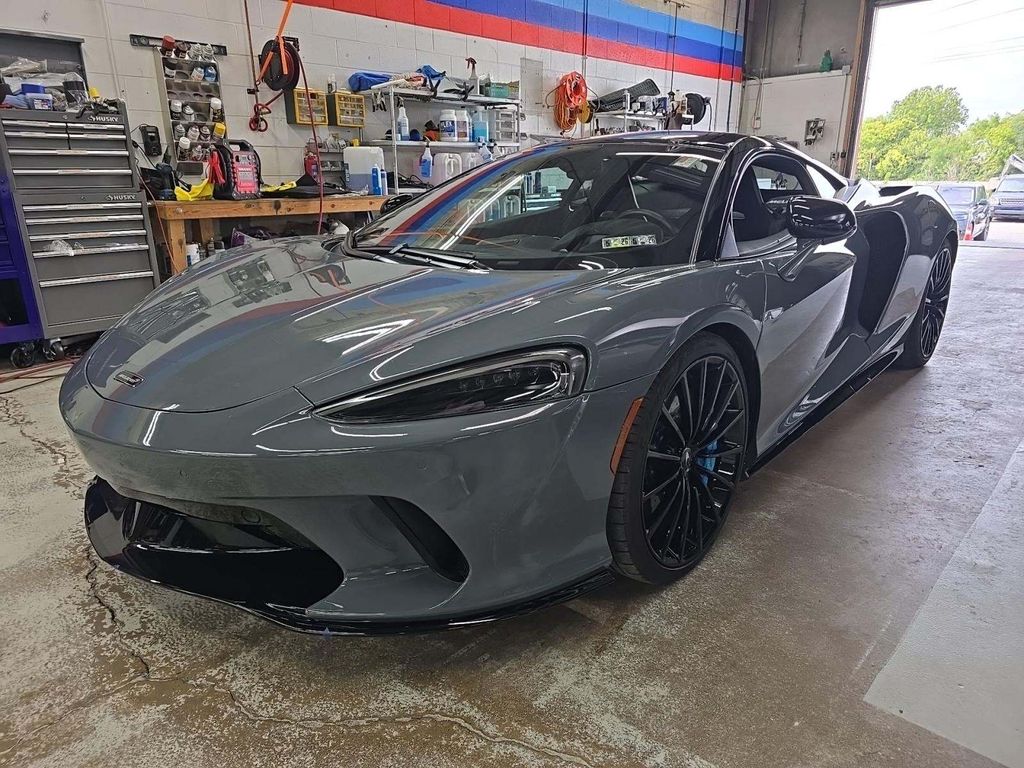 2020 McLaren GT -'s photo