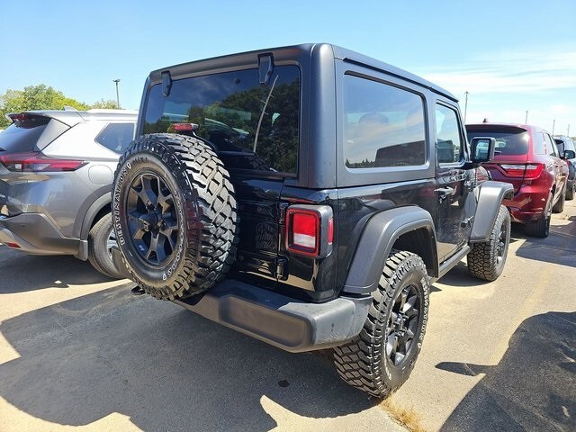 2022 Jeep Wrangler Willys photo 2