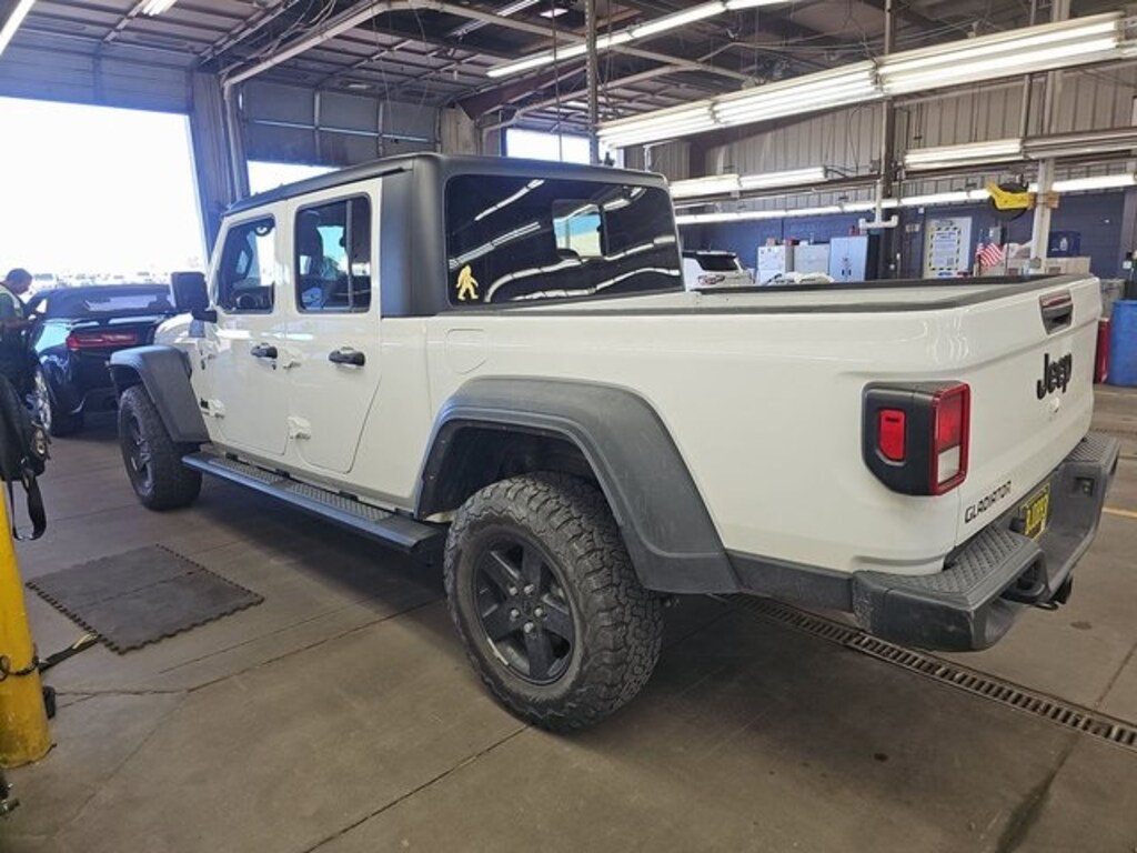 Used 2022 Jeep Gladiator Sport Truck