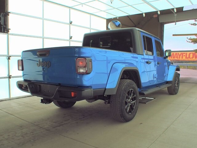 2022 Jeep Gladiator Altitude photo 2