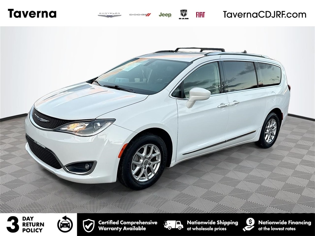 2020 Chrysler Pacifica Touring L's photo