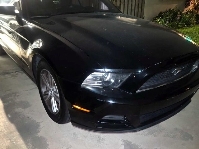 2014 Ford Mustang V6 Convertible photo 2