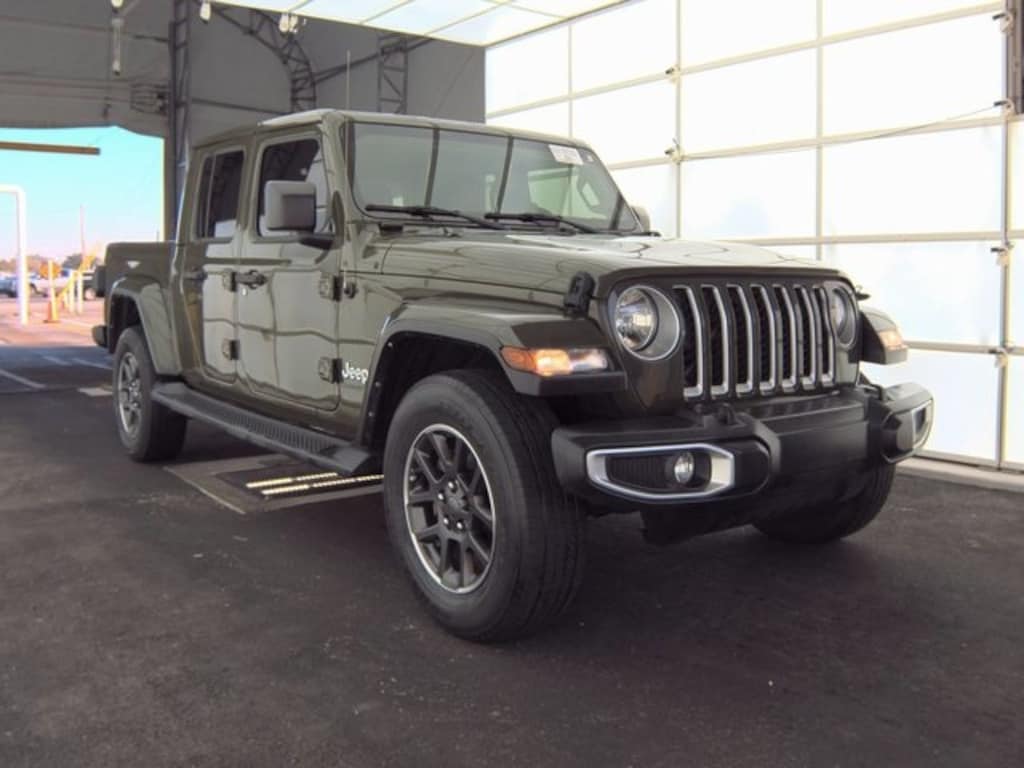 Used 2021 Jeep Gladiator Overland Truck