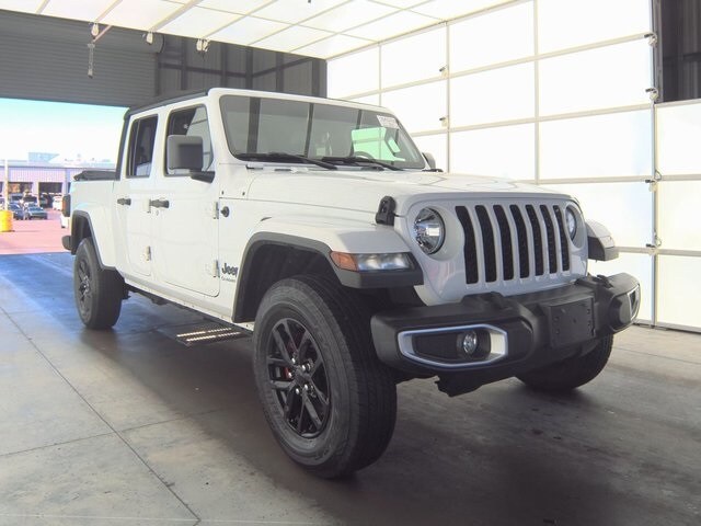 2021 Jeep Gladiator Sport photo 3