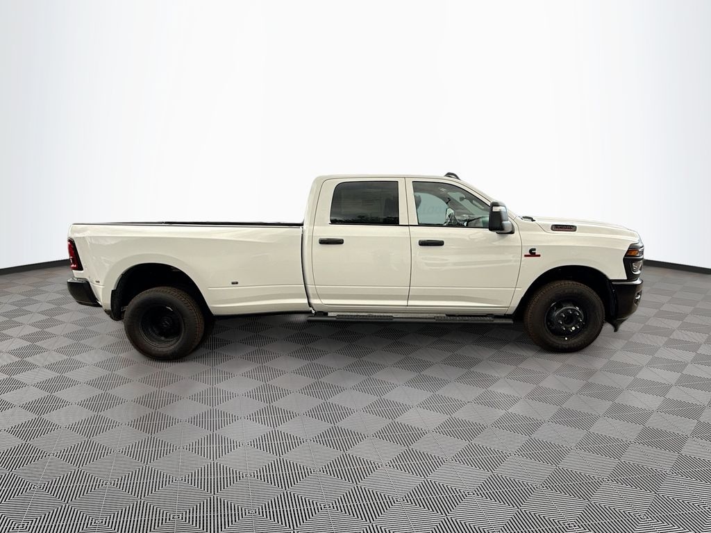 New 2026 Ram 3500 TRADESMAN CREW CAB 4X2 8' BOX Pickup