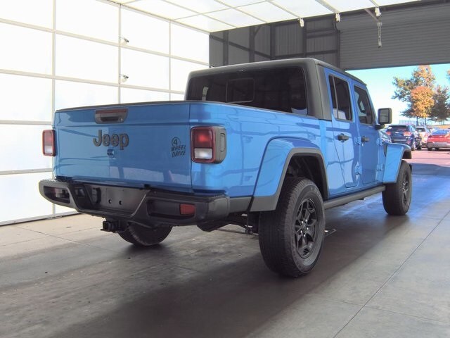 2021 Jeep Gladiator Willys photo 2