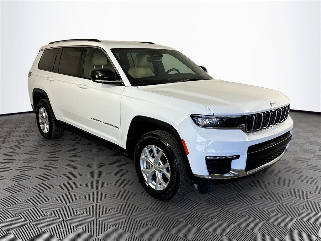 2023 Jeep Grand Cherokee Limited photo 3