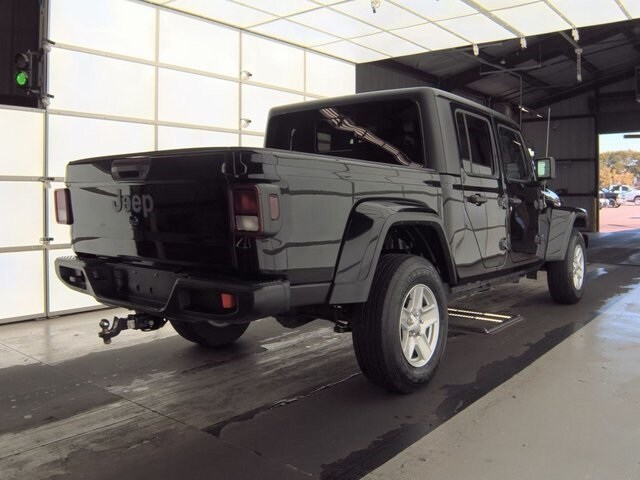 2023 Jeep Gladiator Sport S photo 2