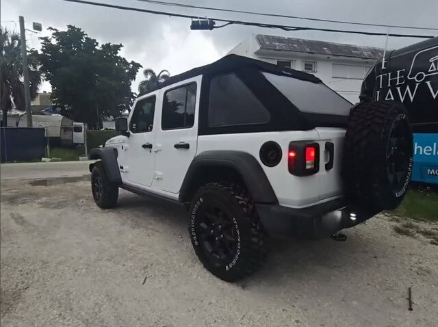 2021 Jeep Wrangler Unlimited Willys photo 4