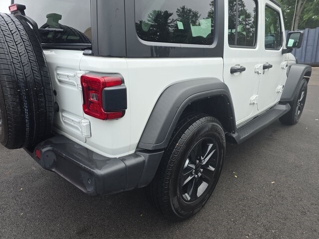 2022 Jeep Wrangler Unlimited Sport Altitude photo 2