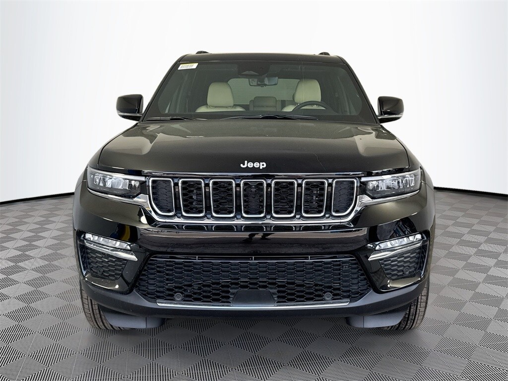 2025 Jeep Grand Cherokee Limited photo 2