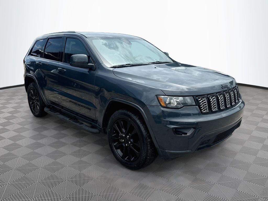 Used 2017 Jeep Grand Cherokee Altitude SUV