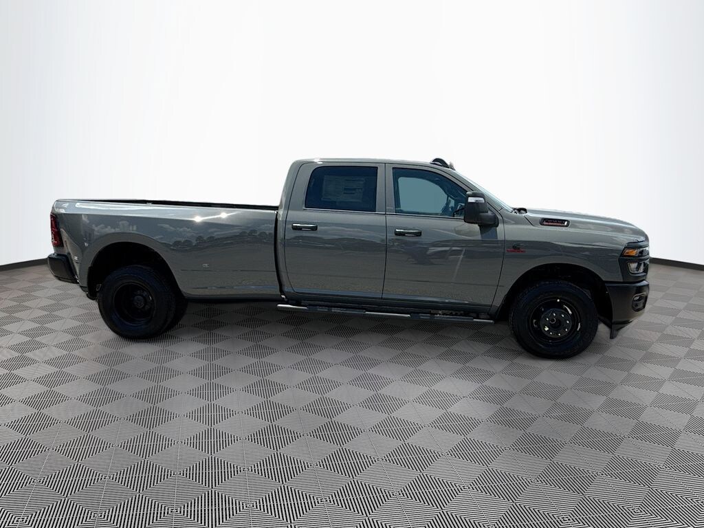 New 2026 Ram 3500 TRADESMAN CREW CAB 4X2 8' BOX Pickup