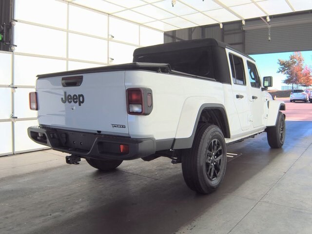 2021 Jeep Gladiator Sport photo 2