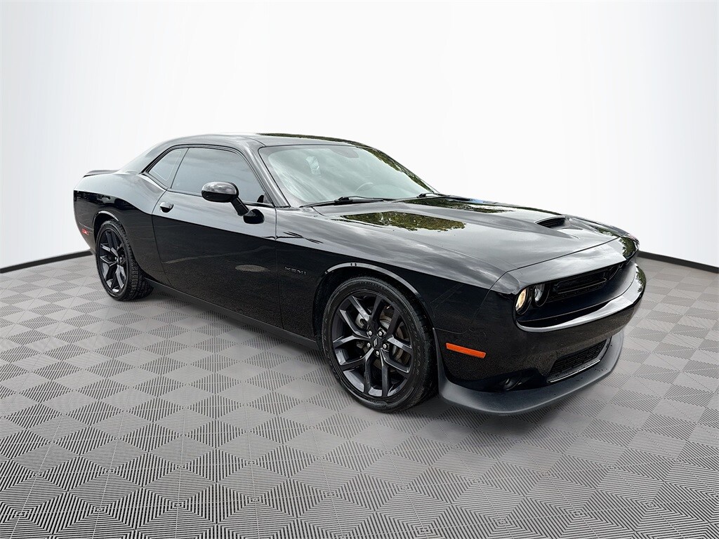 2021 Dodge Challenger R/T photo 3