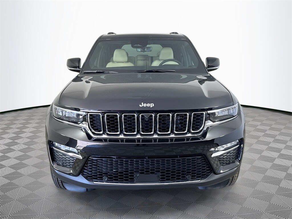 2025 Jeep Grand Cherokee Limited photo 2