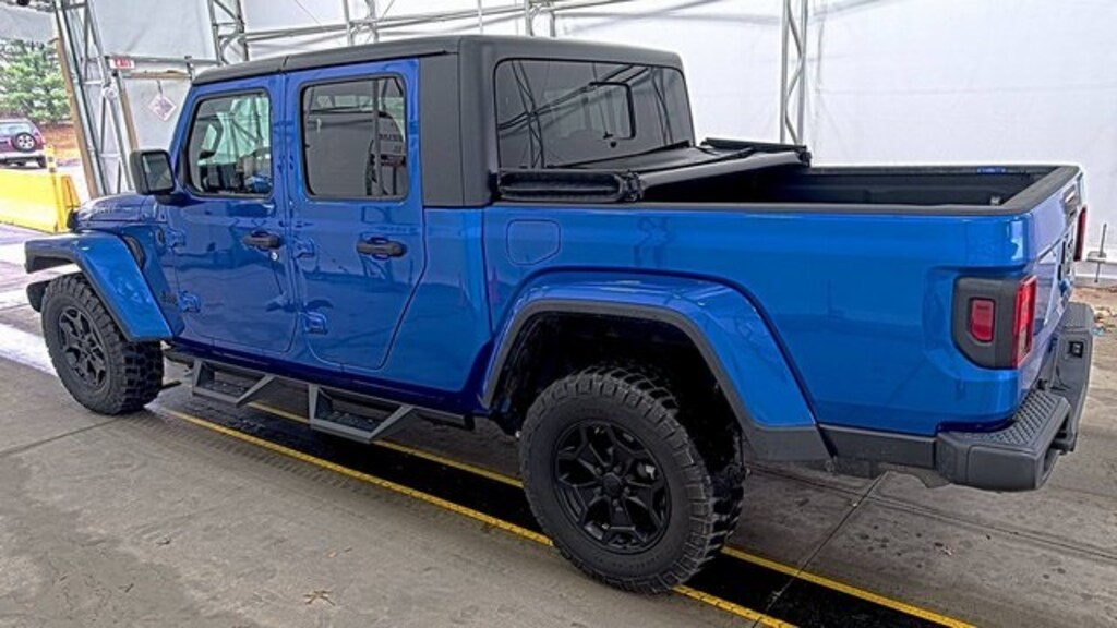 Used 2021 Jeep Gladiator Sport Truck