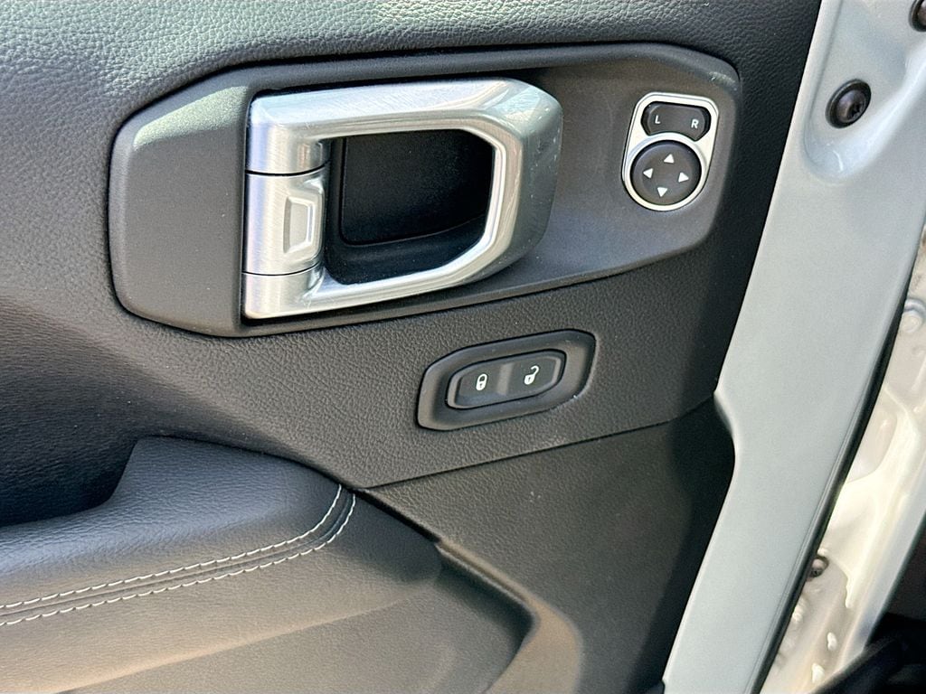 2023 Jeep Wrangler 4xe Sahara 4XE - Photo 19