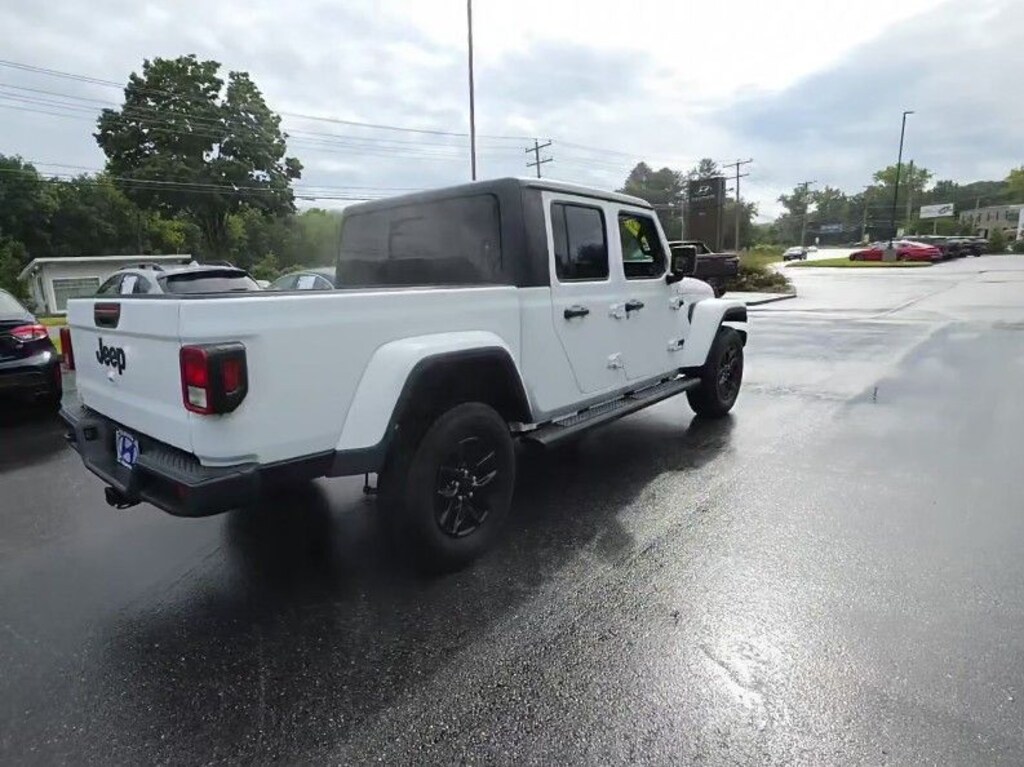 Used 2022 Jeep Gladiator Sport Truck