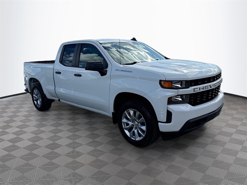 2022 Chevrolet Silverado 1500 Custom photo 3