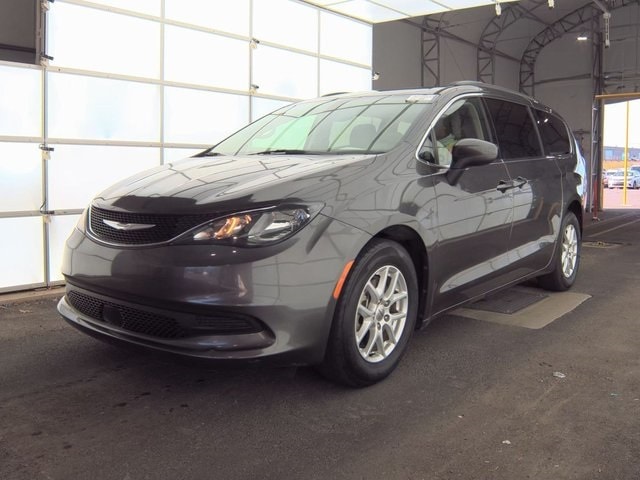 2021 Chrysler Voyager's photo