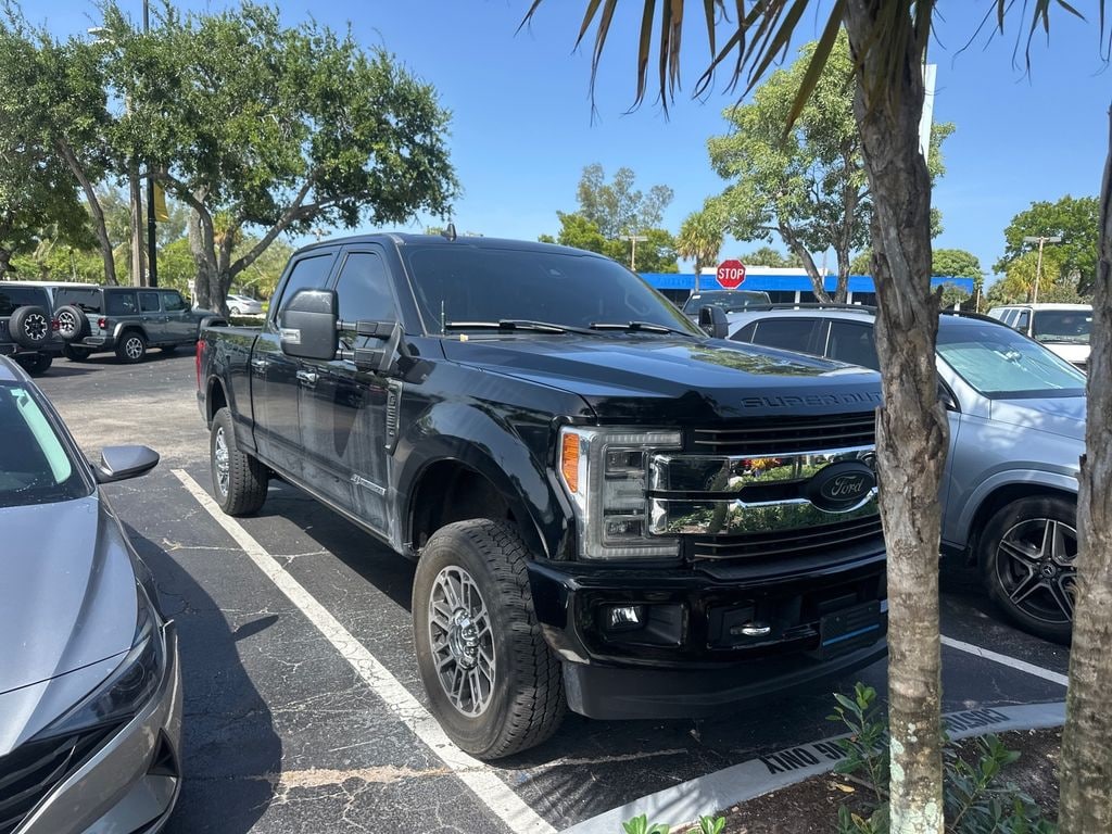Used 2019 Ford F-250SD Lariat Truck