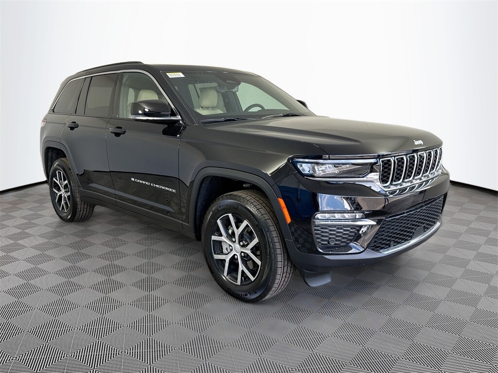 2025 Jeep Grand Cherokee Limited photo 3