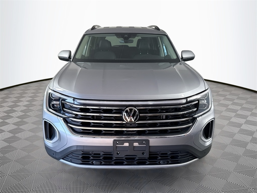 Used 2024 Volkswagen Atlas SE w/Tech with VIN 1V2HR2CA2RC539948 for sale in Plantation, FL